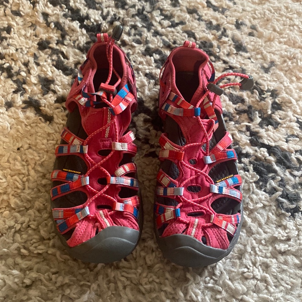 Youth Keen Waterproof Sandals Size 6